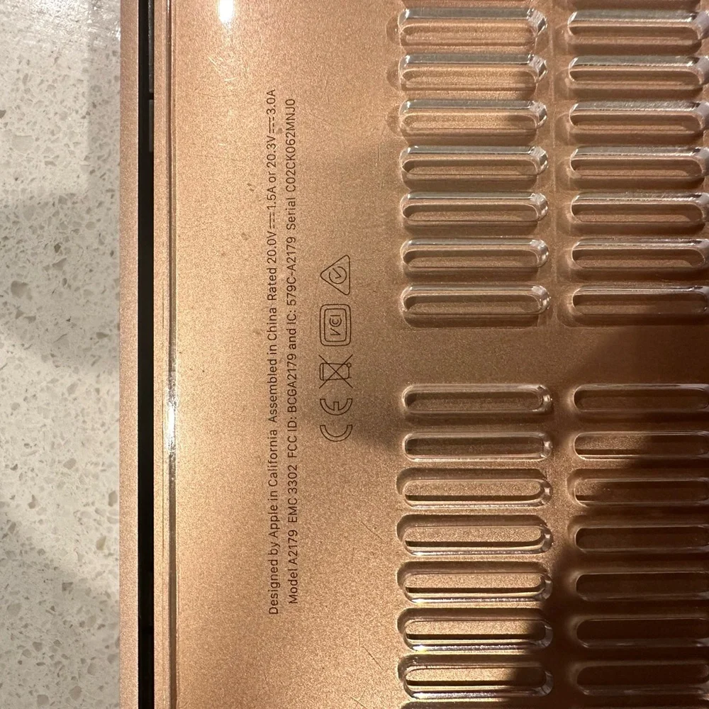 2020 MacBook Air - Perfect Working Condition w/accessories and original box